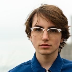 Meet your Posher, Levi